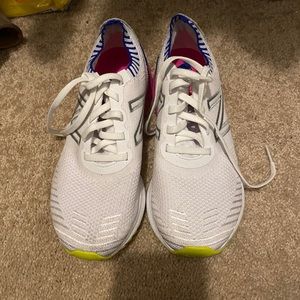 Womens New Balance Tennis Shoes Size 7